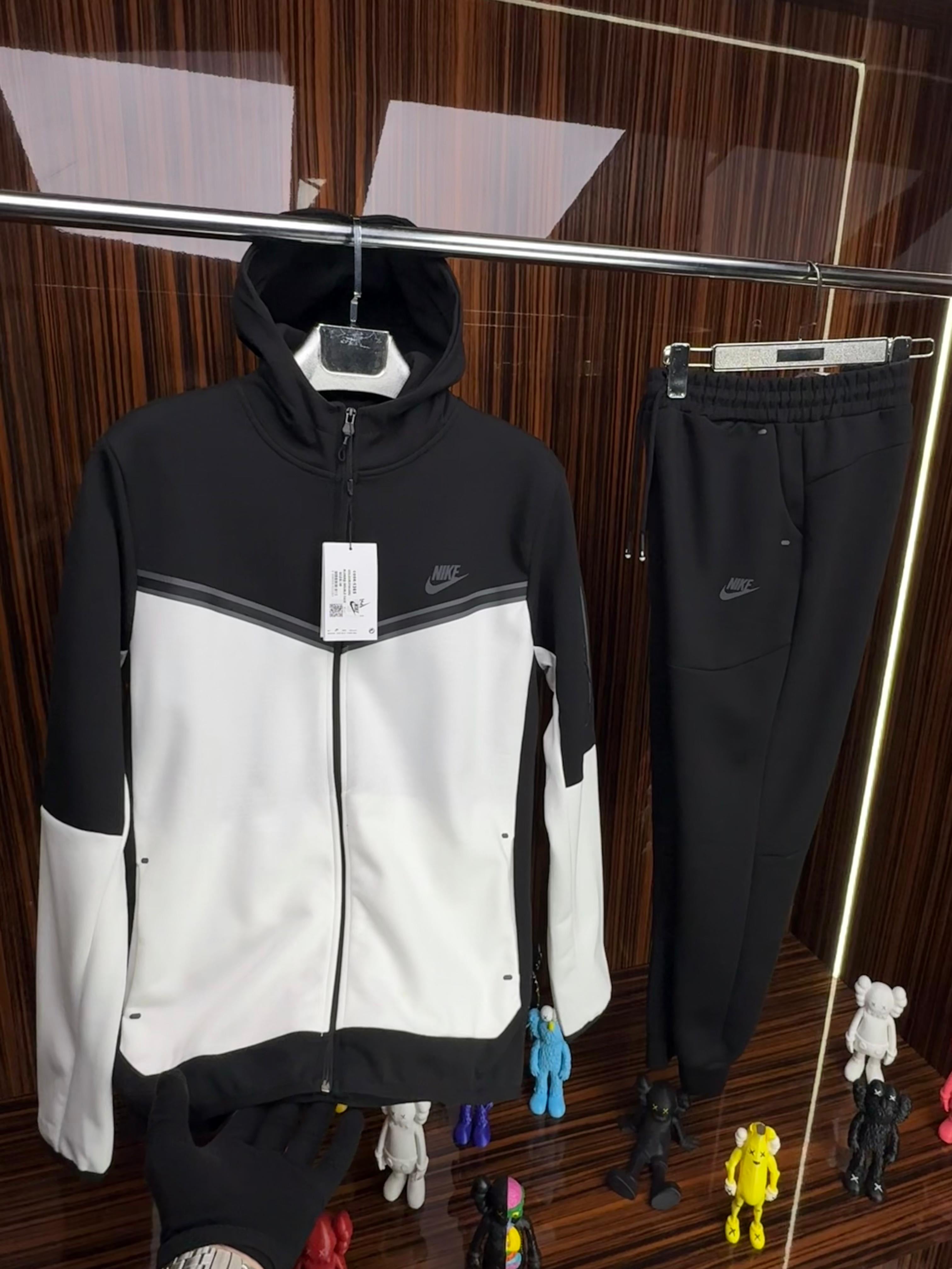 NK TECH FLEECE Eşofman Takımı /Siyah-Beyaz