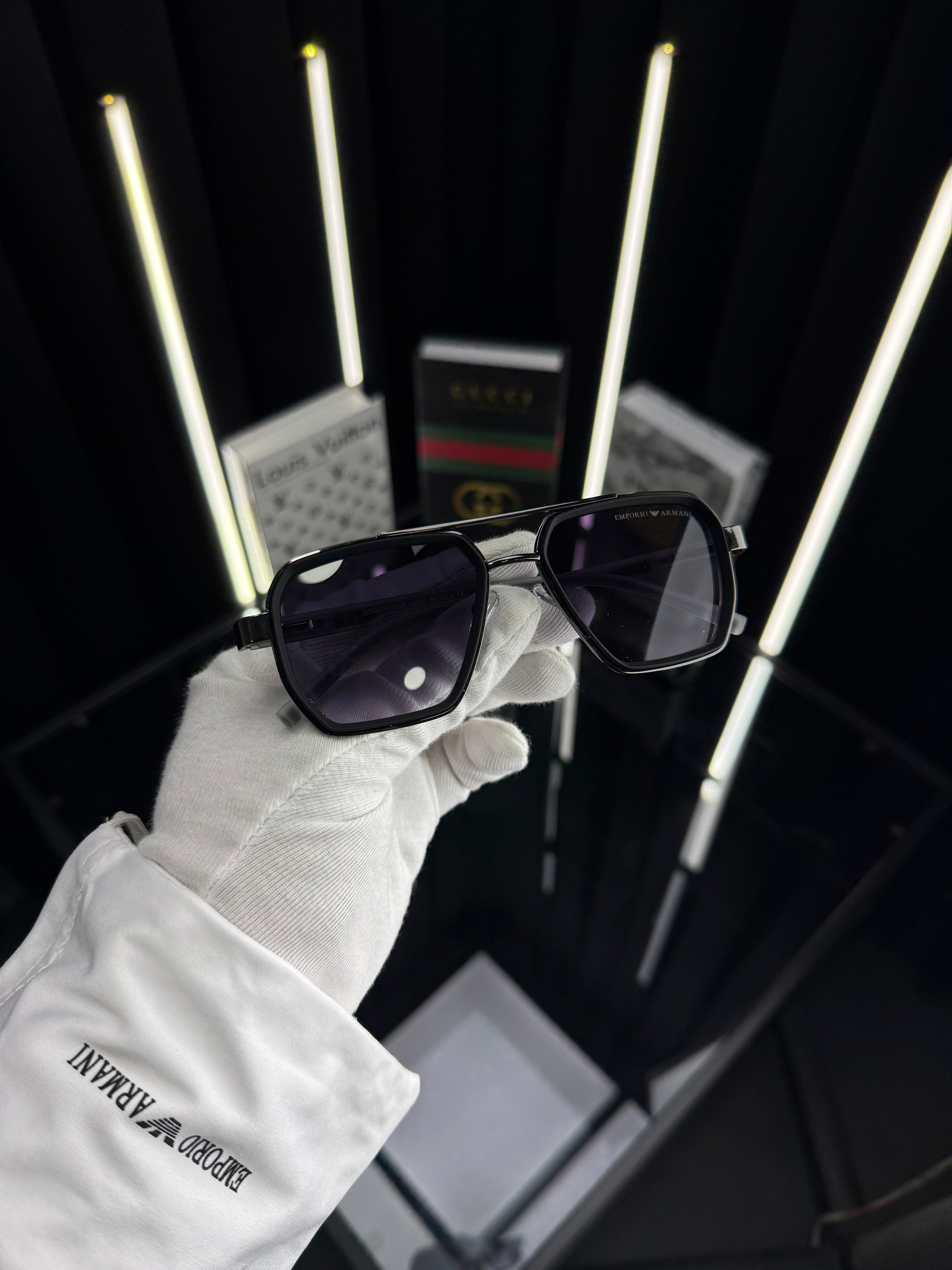 Armani 144