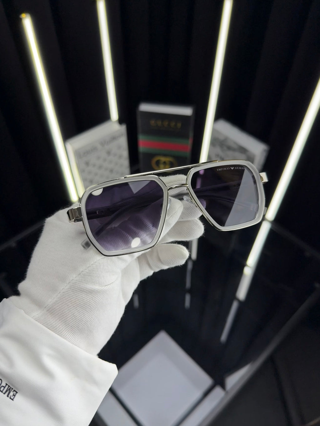 Armani 143
