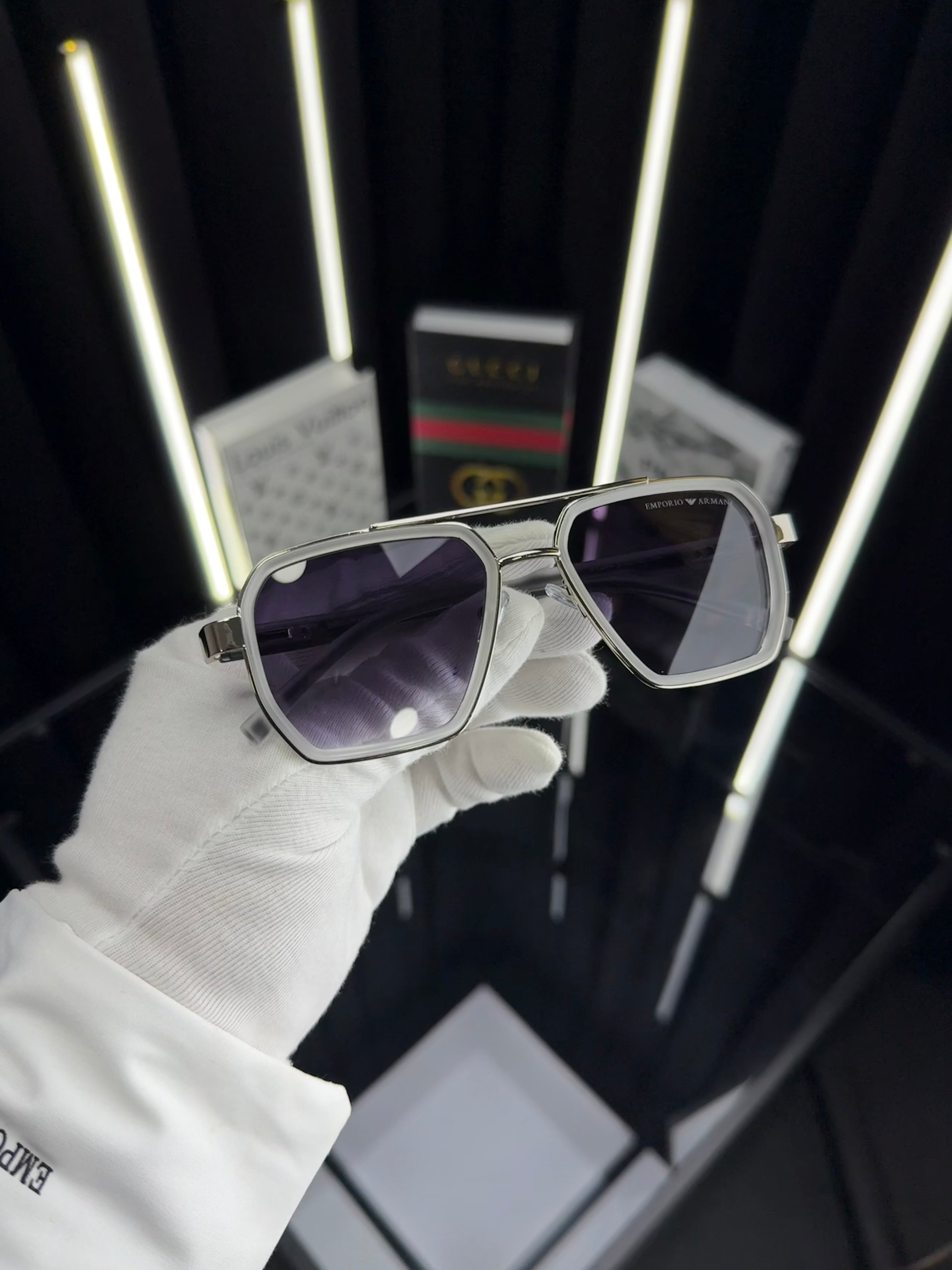 Armani 143