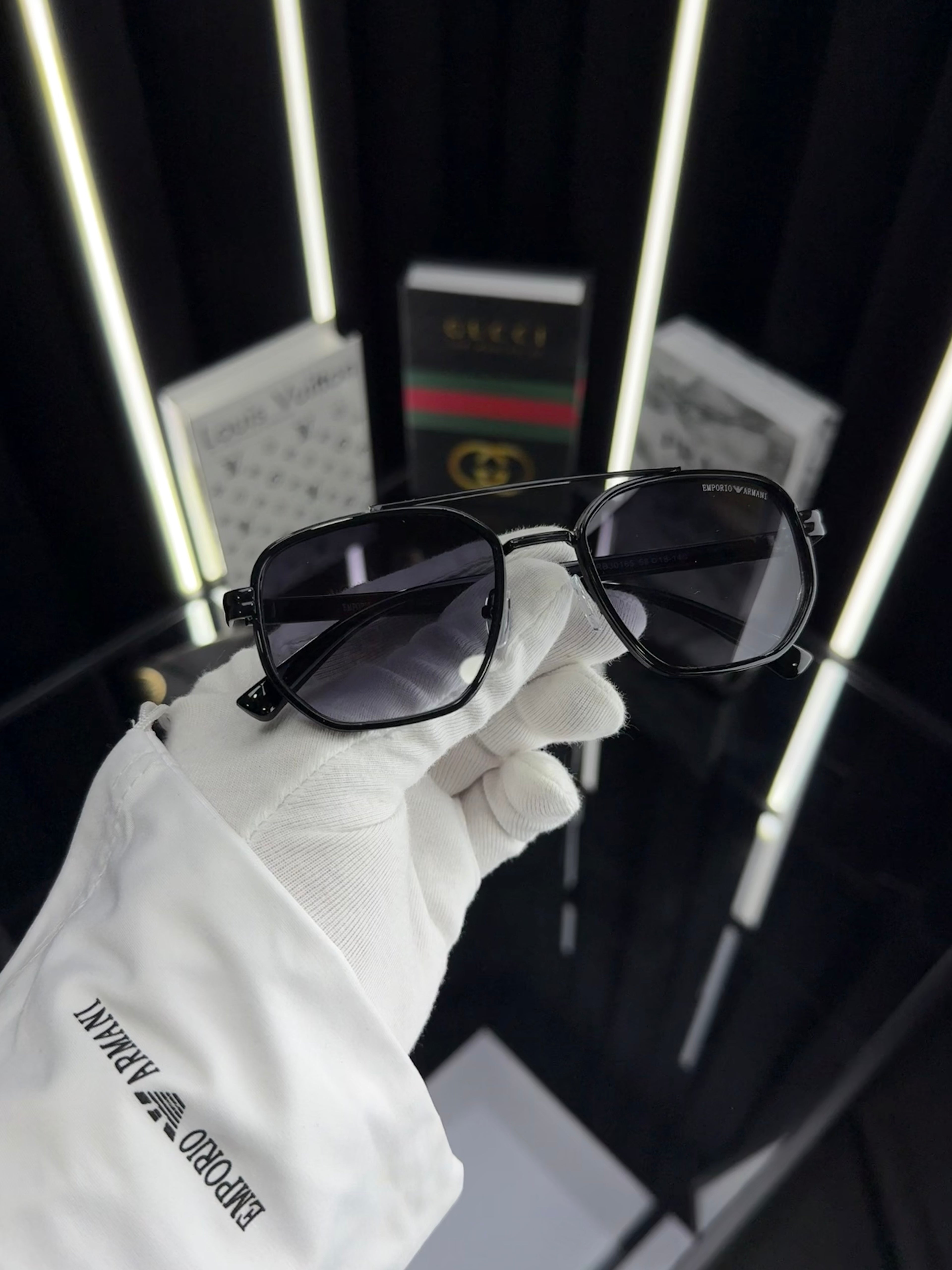 Armani 142