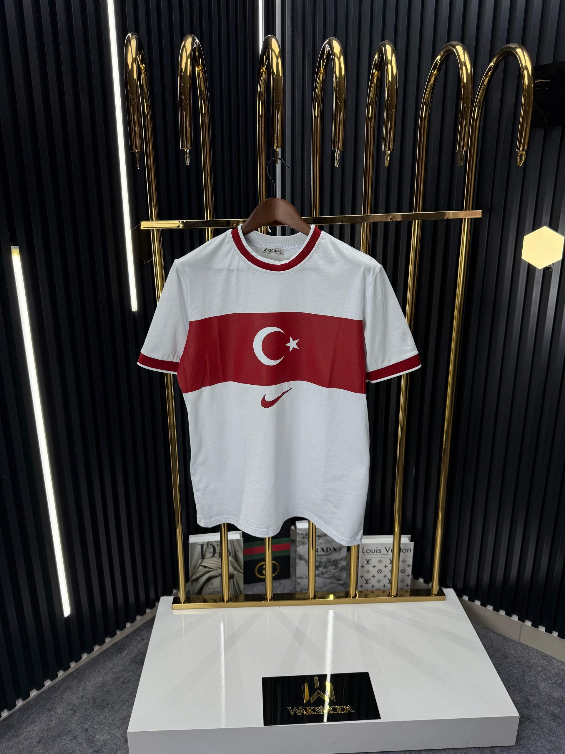 TR Beyaz Tshirt